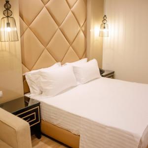 新德里The Empire Suites Inn Near Delhi IGI Airport的相册照片
