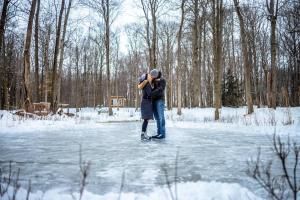 Ảnh trong thư viện ảnh của The Bracken Cabin at Fernwood Hills ở Strathroy
