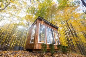 Φωτογραφία από το άλμπουμ του The Adler Cabin at Fernwood Hills σε Strathroy