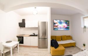 Kuchyň nebo kuchyňský kout v ubytování Downtown Zagreb Abode