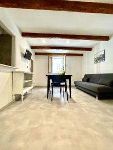 TV a/nebo společenská místnost v ubytování Gilbert 36