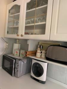A kitchen or kitchenette at Pusztavár-Lak