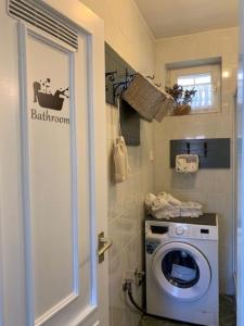 A bathroom at Pusztavár-Lak