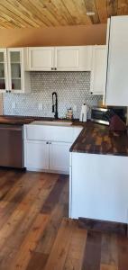 Köök või kööginurk majutusasutuses Cowboy cabin