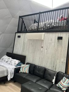 Postel nebo postele na pokoji v ubytování Chamcook_B Dome
