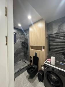 Ένα μπάνιο στο U-Tower - 275