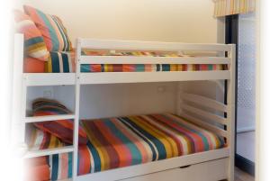 Posteľ alebo postele v izbe v ubytovaní Maravilloso apartamento en Sotogrande playa + 7 fotografií