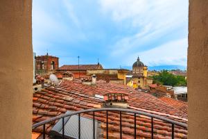 a view from the roof of a building at Appartamento La Torre in Pistoia