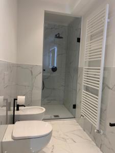 Spazio Perlasca Apt 3 - Cernobbio Como Lake的一间浴室