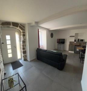 Kuchyňa alebo kuchynka v ubytovaní Appartement entre Saint-Malo, Dinard, Dinan et Dol
