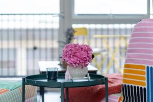 Stylish 1BR Flat in Hayes 4 Guests-5 Min to Heathrow#20 Min to Central London的休息区