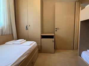 Postel nebo postele na pokoji v ubytování Sidis home flogita