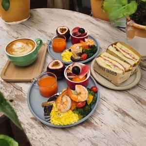 Cibo presso la stanza in casa privata o nelle vicinanze