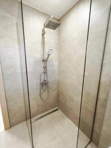 Bilik mandi di Riviera Apartment II