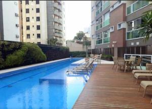 Flat in Mada with pool内部或周边的泳池