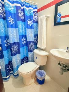 Un baño de Hotel Rosandy Galaxy