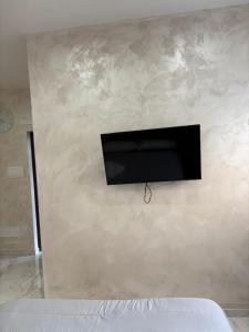 Μια τηλεόραση ή/και κέντρο ψυχαγωγίας στο Luxury Apartments By Anna