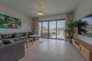 Posezení v ubytování Chic 1 BR with private jacuzzi