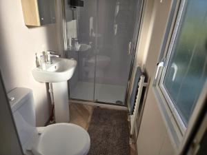 Ένα μπάνιο στο Baywood View Lodge +12 φωτογραφίες