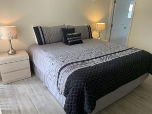 Letto o letti in una camera di Ideal Location On A Golf Complex