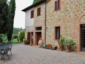 The building in which the holiday home is located