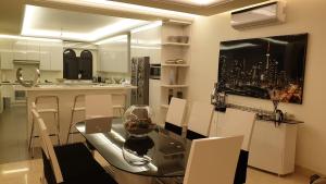 Η κουζίνα ή μικρή κουζίνα στο Ksara furnished apartment