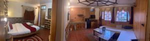 Letto o letti in una camera di Manu Villa, Manali - independent luxury villas for family
