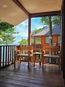 Nespecifikovaný výhled na hory nebo výhled na hory při pohledu z rezortu