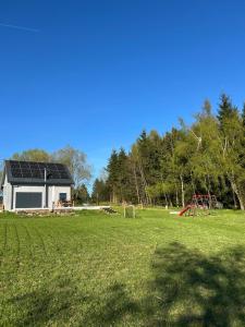 Un jardín fuera de Sowi Sierp Domek w Górach Sowich