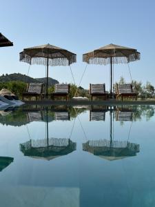 Bazén v ubytování Nafplio Lodge nebo v jeho okolí