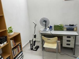 Fotografie z fotogalerie ubytování Spacious Double Storey House in Bandar Country Homes, Rawang, Ideal for families or working professionals seeking comfort, convenience and a quiet place to call home v destinaci Kampung Tumbuk Pantai