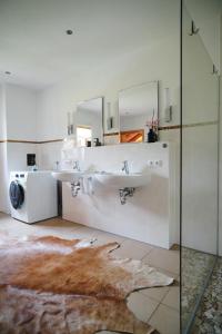 Kuchyň nebo kuchyňský kout v ubytování Alpen Lodges Gindels für 10