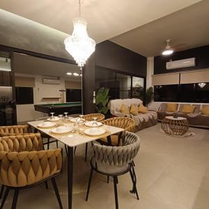 Χώρος καθιστικού στο Villa Lorr by Antonio Homes