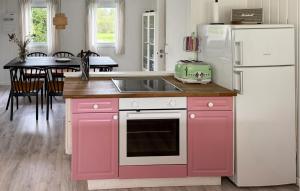 Kuchyň nebo kuchyňský kout v ubytování 4 Bedroom Cozy Home In Hals + 9 fotografií