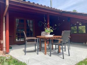Fotografie z fotogalerie ubytování Ferienhaus KLEINES MEISENHAUS by fewo-plan WING100 im Naturpark Wingst, Nähe Cuxhaven v destinaci Wingst