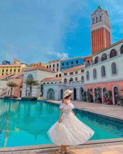 Bazén v ubytování Little Phu Quoc Studio Sunset Town nebo v jeho okolí