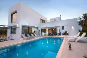 Bazén v ubytovaní Gramvousa Villas alebo v jeho blízkosti