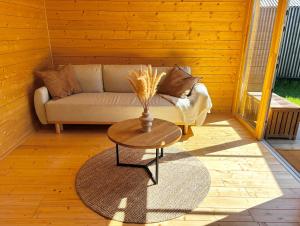 Posezení v ubytování 301-Tiny Hideaway