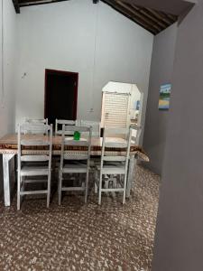 TV a/nebo společenská místnost v ubytování Casa 50 Metros Da Praia De Caponga, 2 quartos