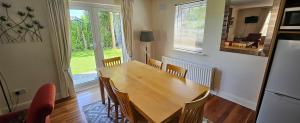 Kuchyň nebo kuchyňský kout v ubytování Eastham Cottage Betaghstown