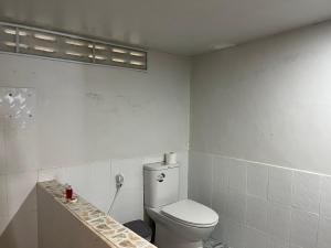 Koupelna v ubytování Namthip Homebeach