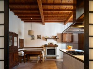 Cucina o angolo cottura di Best Location w/ Breathtaking Views Chic Palace