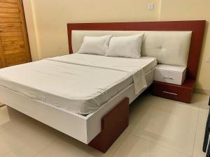 Letto o letti in una camera di The fabulous appt with pool in Virage Yoff Dakar