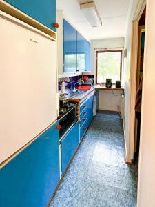 Kuchyň nebo kuchyňský kout v ubytování Ferien auf Husarö, Ullas Haus
