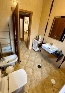 Ένα μπάνιο στο Salty & Swell Apartment