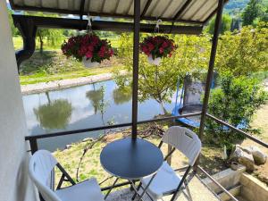 Aed väljaspool majutusasutust Apartman Removic