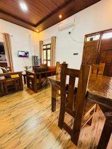 TV a/nebo společenská místnost v ubytování Hotel Fiori Paradise + 30 fotografií