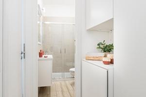 A bathroom at Easylife - Comodo trilocale in Porta Romana Még 28 kép