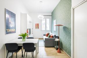 A seating area at Easylife - Comodo trilocale in Porta Romana