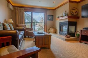 Χώρος καθιστικού στο 1 Bedroom Condo At The Base Of Aspen Mountain, Heart Of Downtown